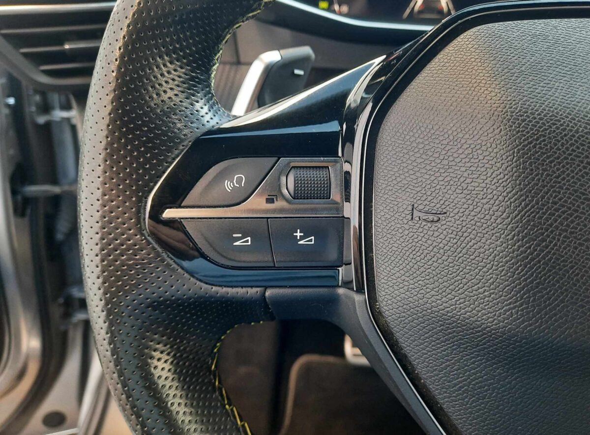 PEUGEOT 2008 GT LINE  BlueHDI 130 cv EAT8