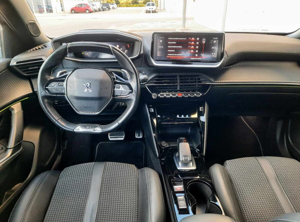 PEUGEOT 2008 GT LINE  BlueHDI 130 cv EAT8