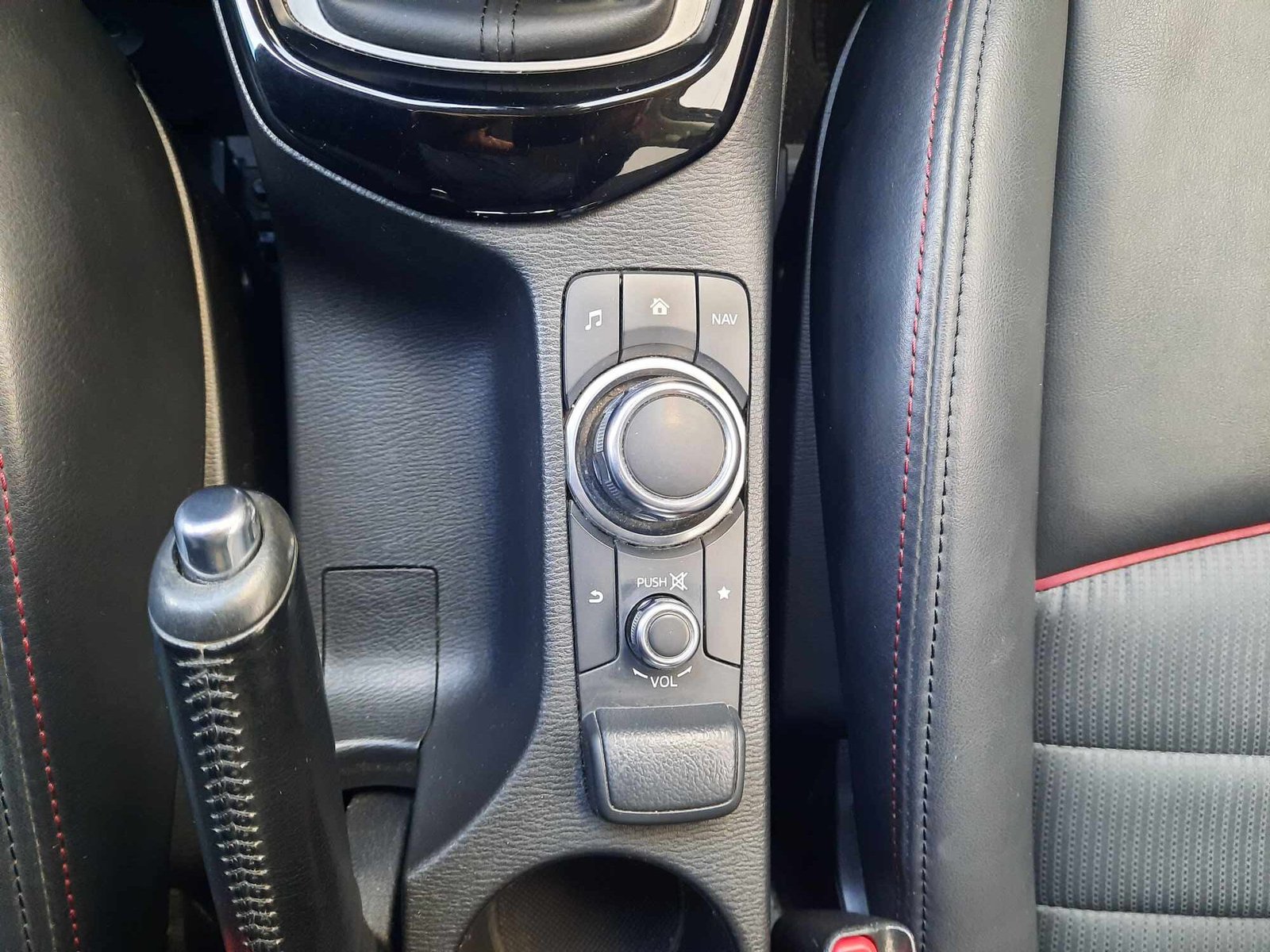 MAZDA 1.5 SKYACTIV LUXURY