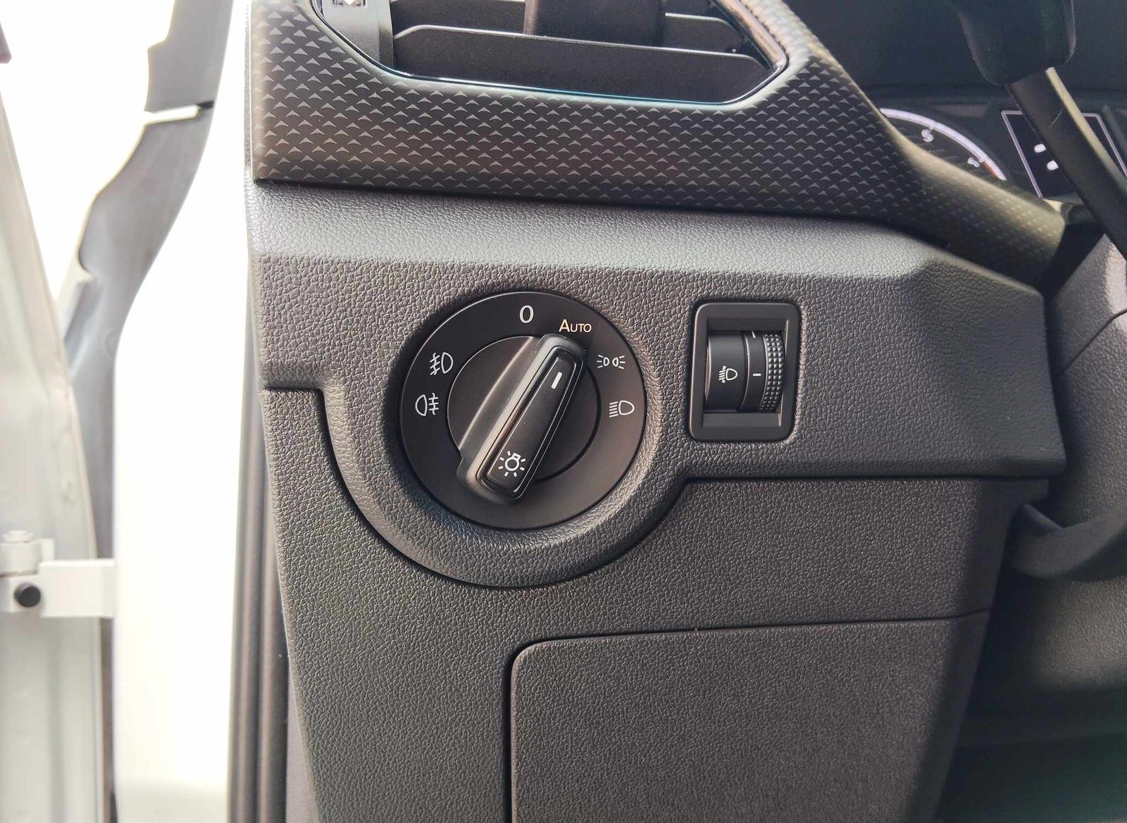 VOLKSWAGEN T-CROSS 1.0 TSI  ADVANCE
