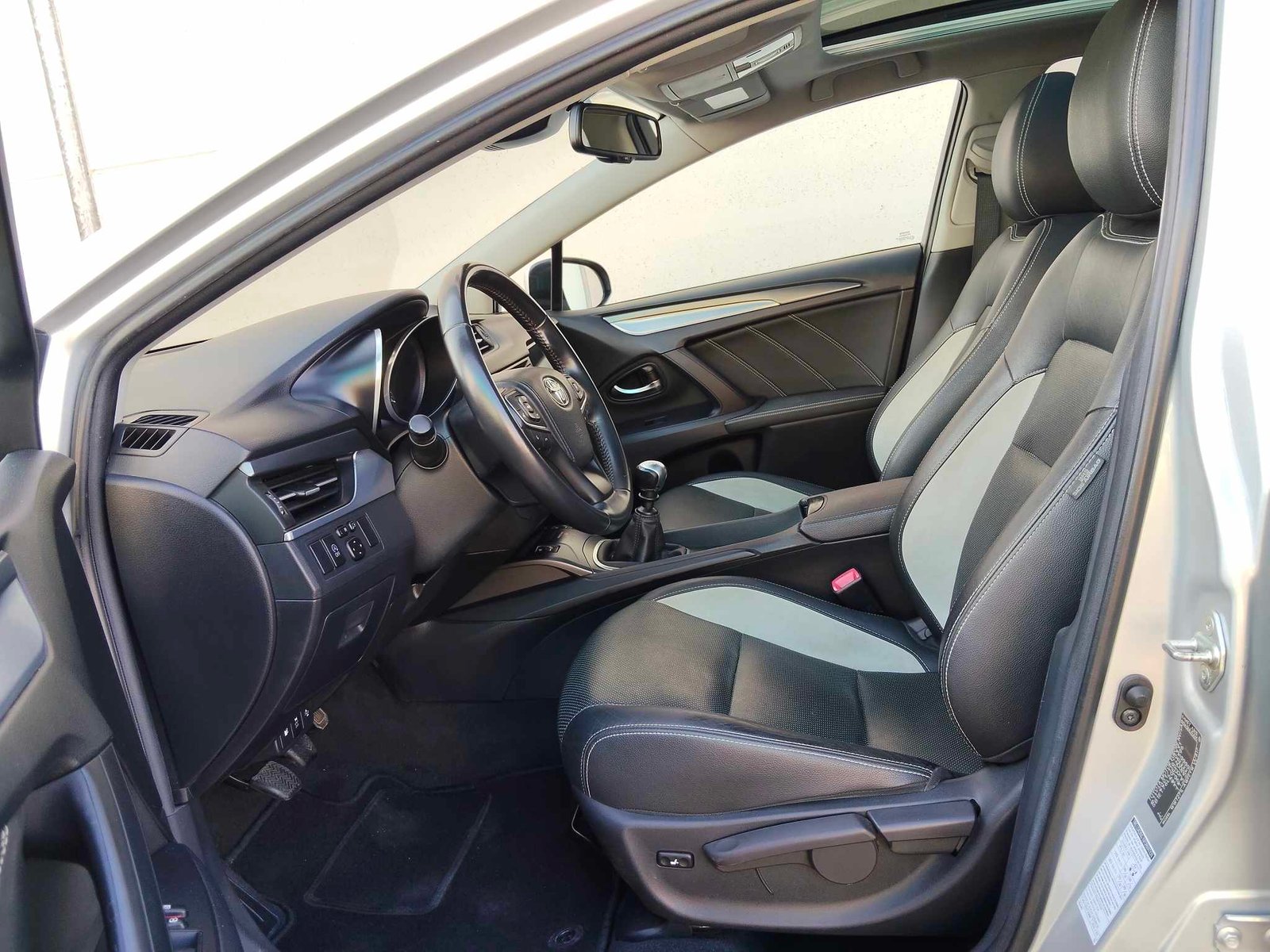 TOYOTA AVENSIS 2.0D EXECUTIVE
