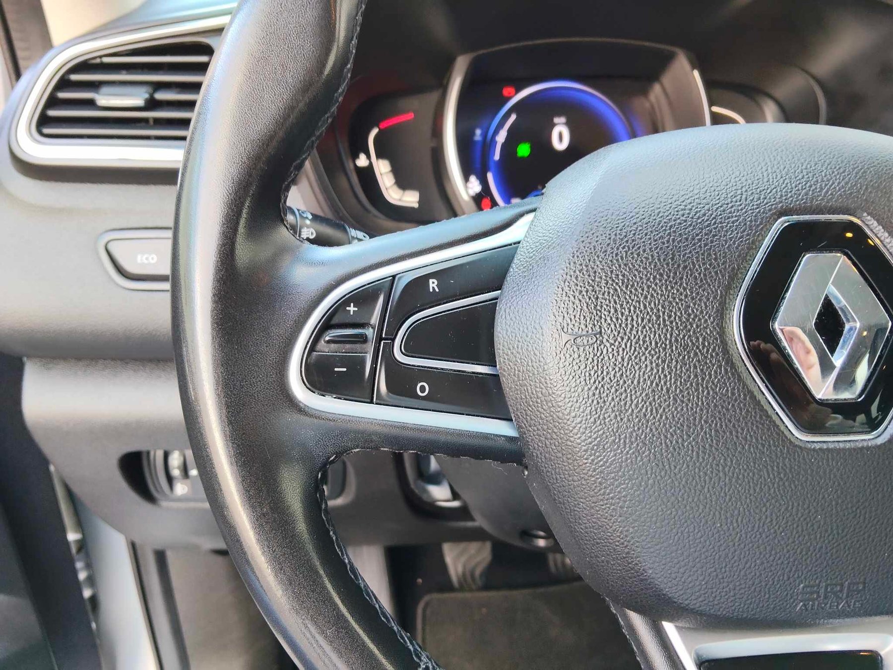 RENAULT KADJAR 1.5 LIMITED BLUE DCI