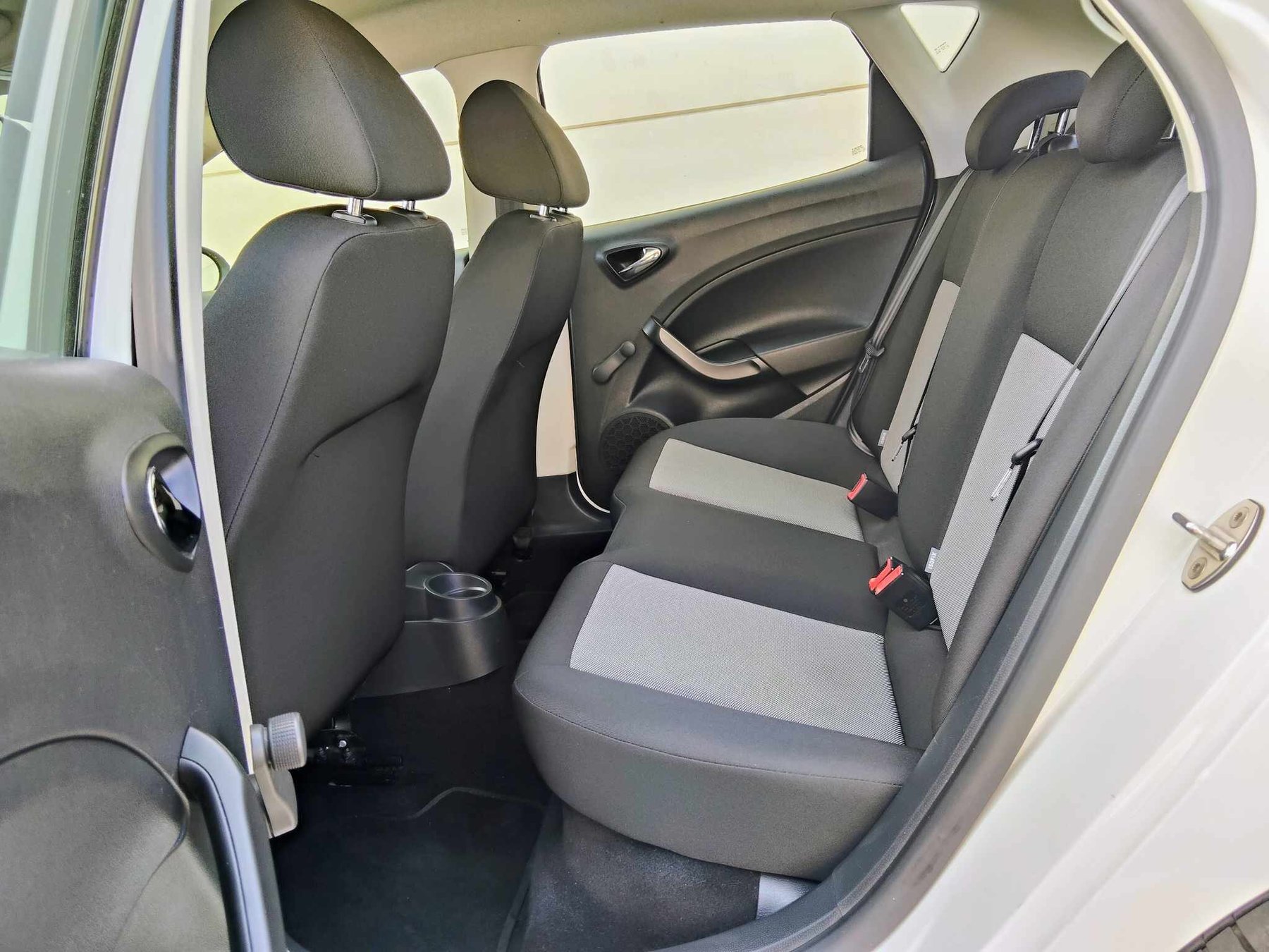 SEAT IBIZA 1.4 TDI 90 cv  5 puertas.