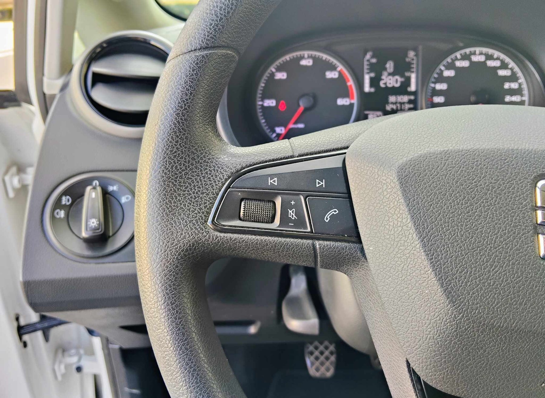SEAT IBIZA 1.4 TDI 90 cv  5 puertas.