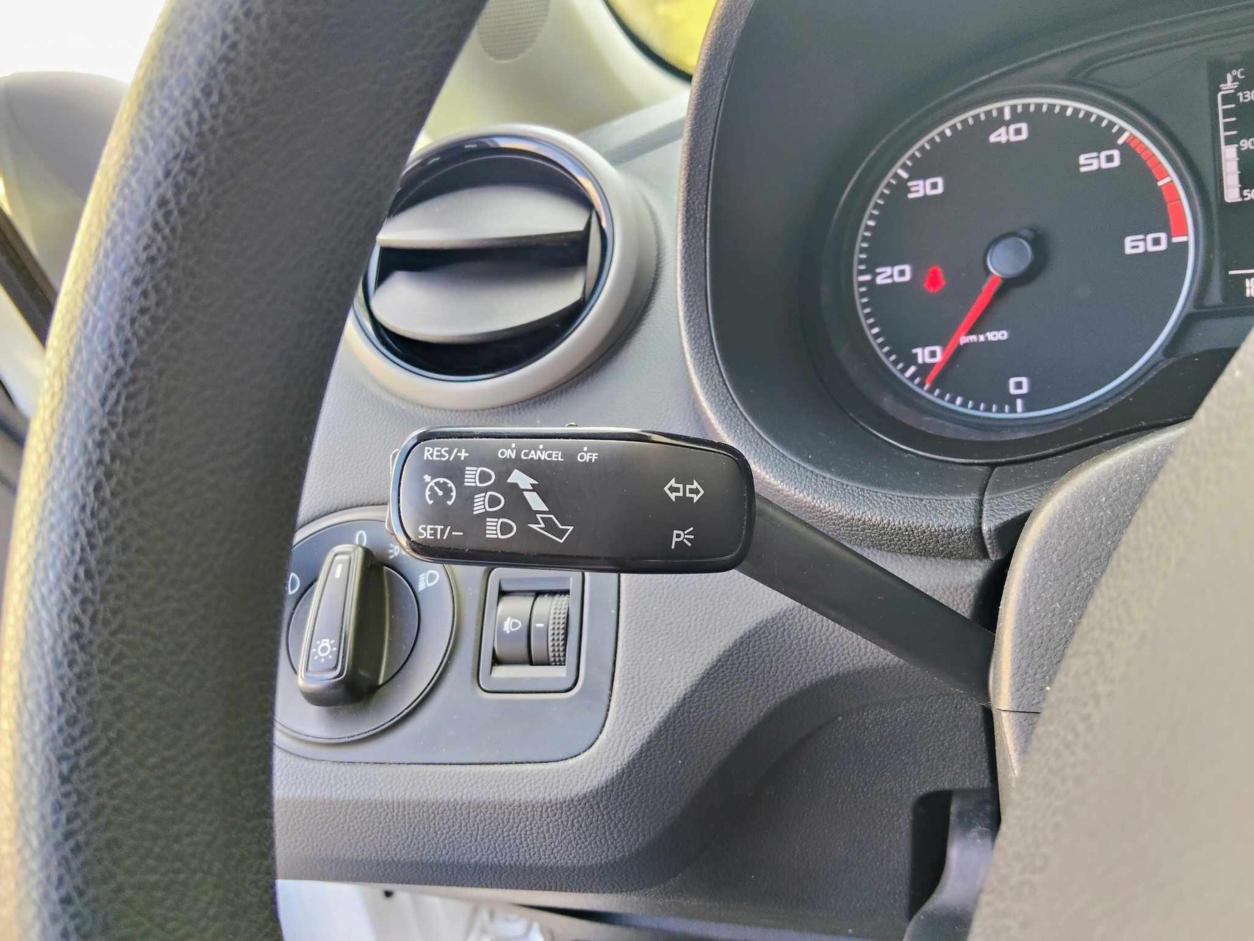 SEAT IBIZA 1.4 TDI 90 cv  5 puertas.