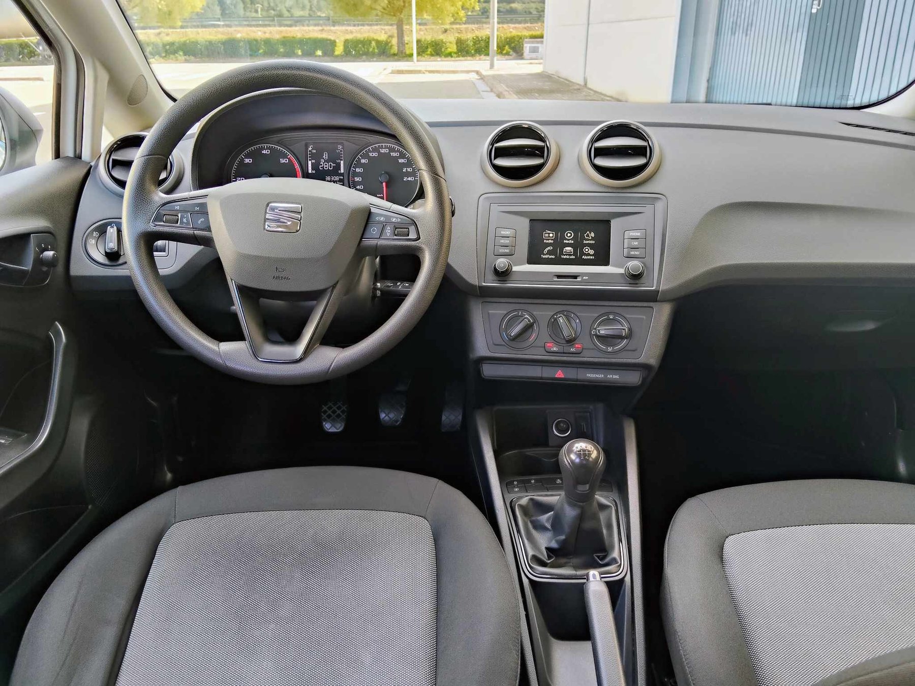 SEAT IBIZA 1.4 TDI 90 cv  5 puertas.