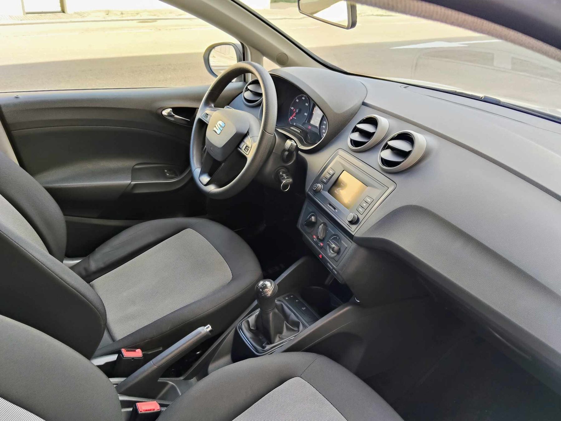 SEAT IBIZA 1.4 TDI 90 cv  5 puertas.
