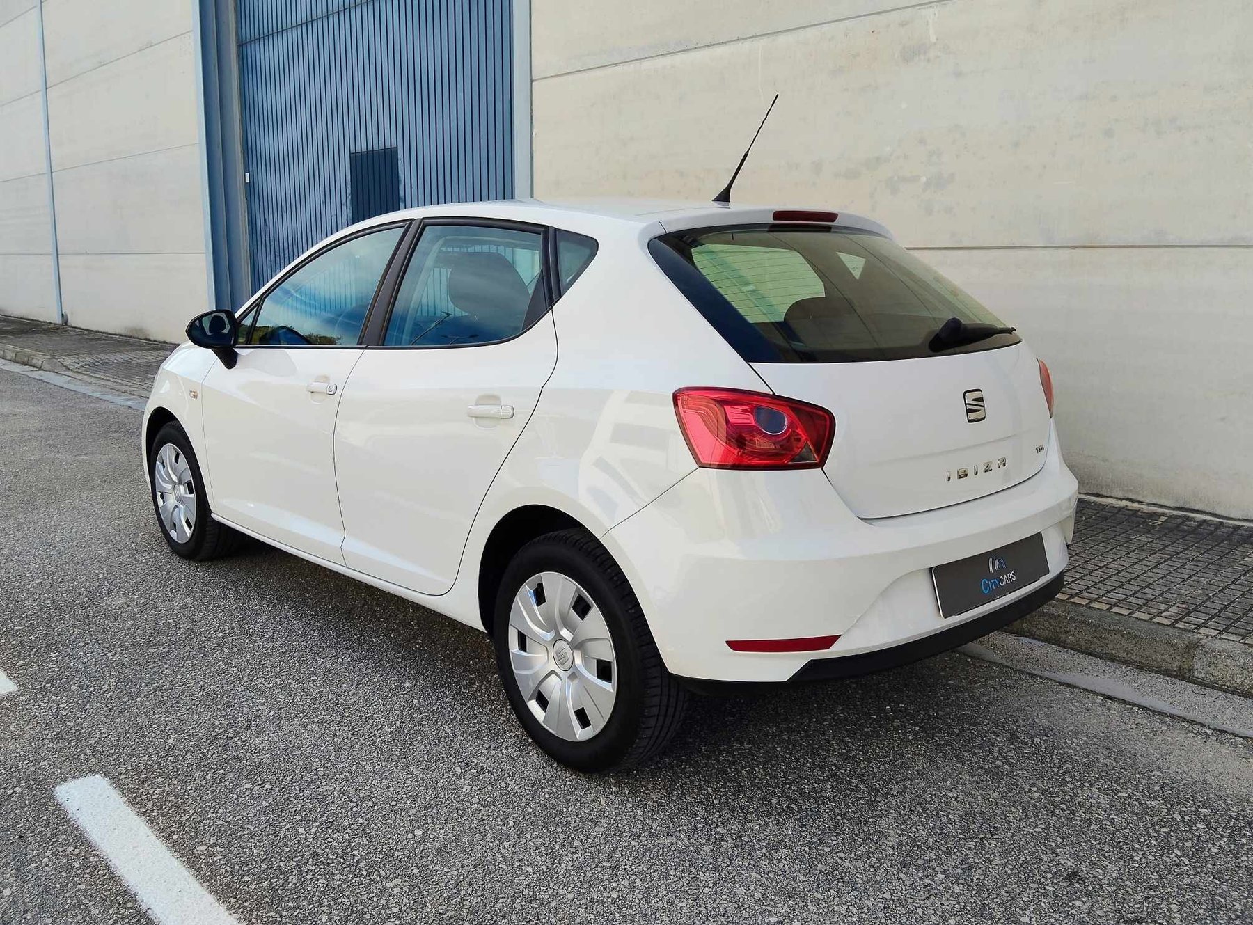SEAT IBIZA 1.4 TDI 90 cv  5 puertas.