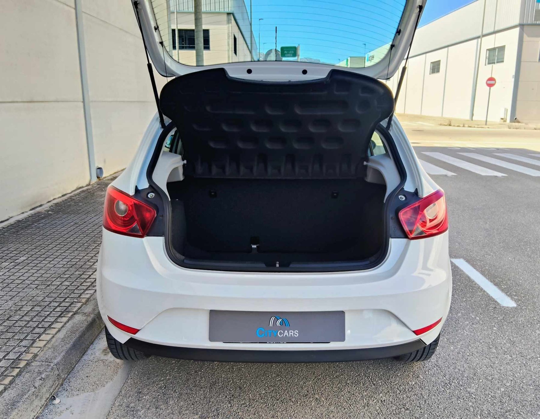 SEAT IBIZA 1.4 TDI 90 cv  5 puertas.