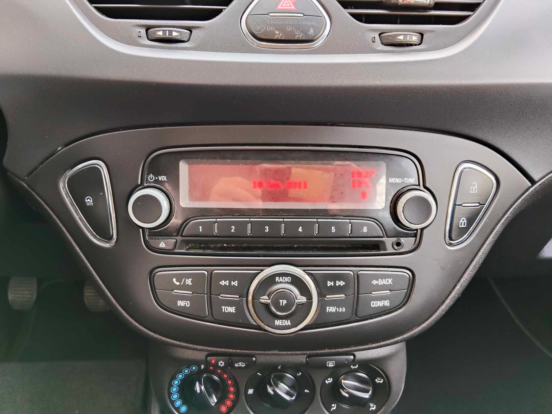 OPEL CORSA 1.4i SELECTIVE