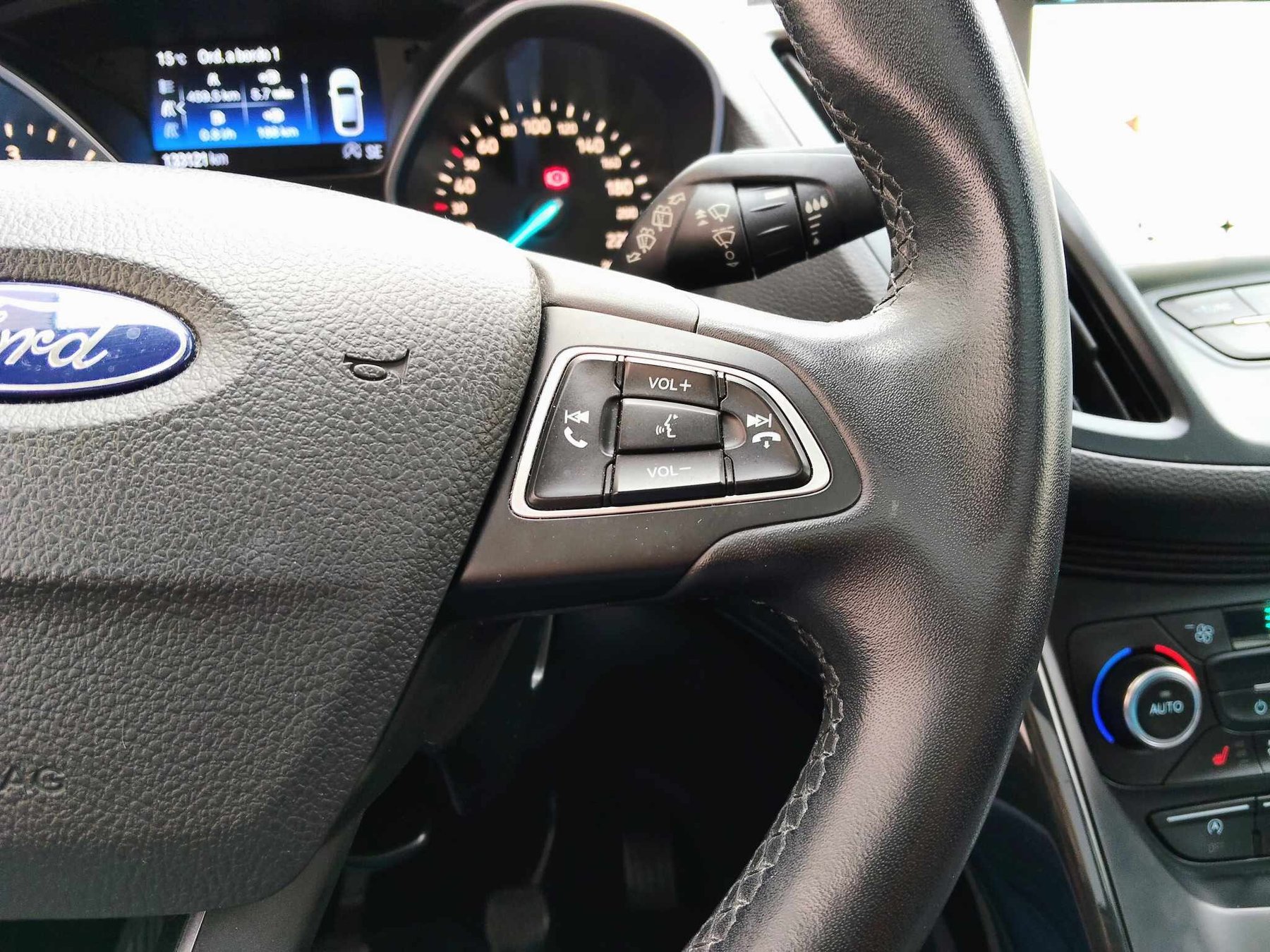 FORD KUGA 2.0 TDCI 4x2 TITANIUM