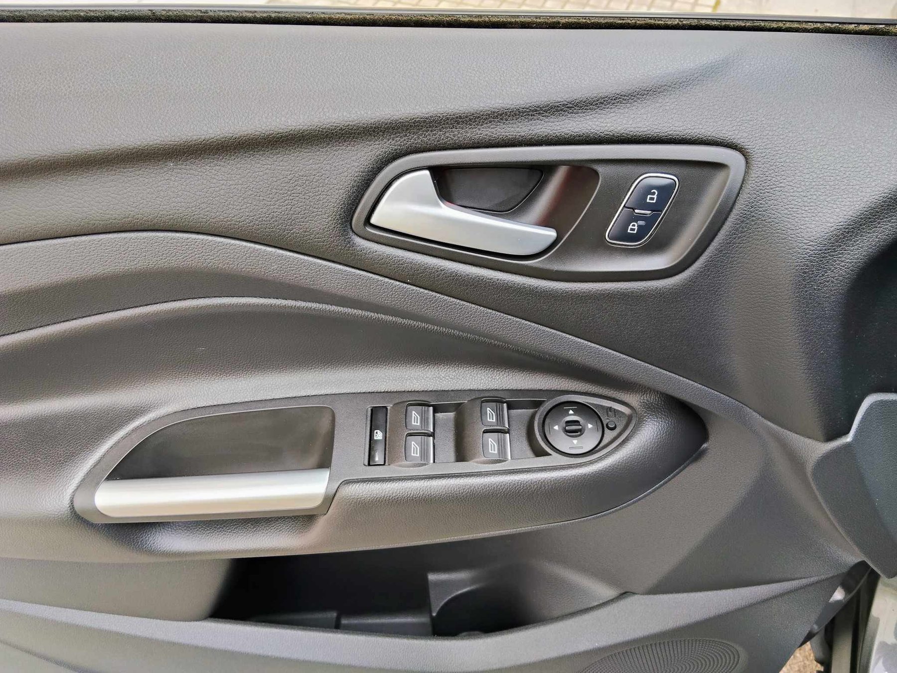 FORD KUGA 2.0 TDCI 4x2 TITANIUM