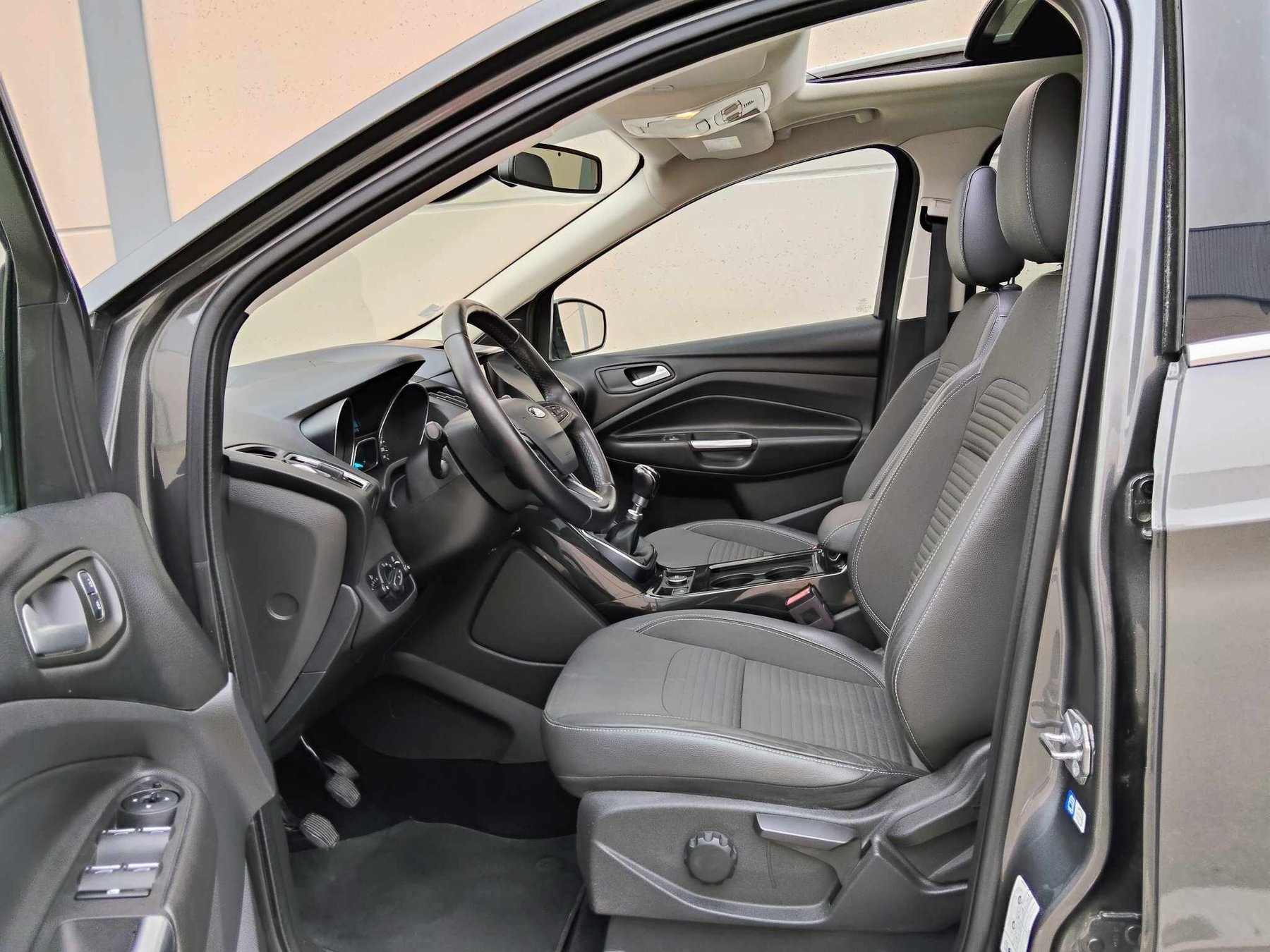 FORD KUGA 2.0 TDCI 4x2 TITANIUM