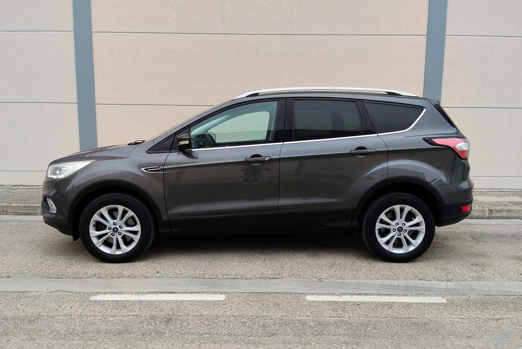 FORD KUGA 2.0 TDCI 4x2 TITANIUM
