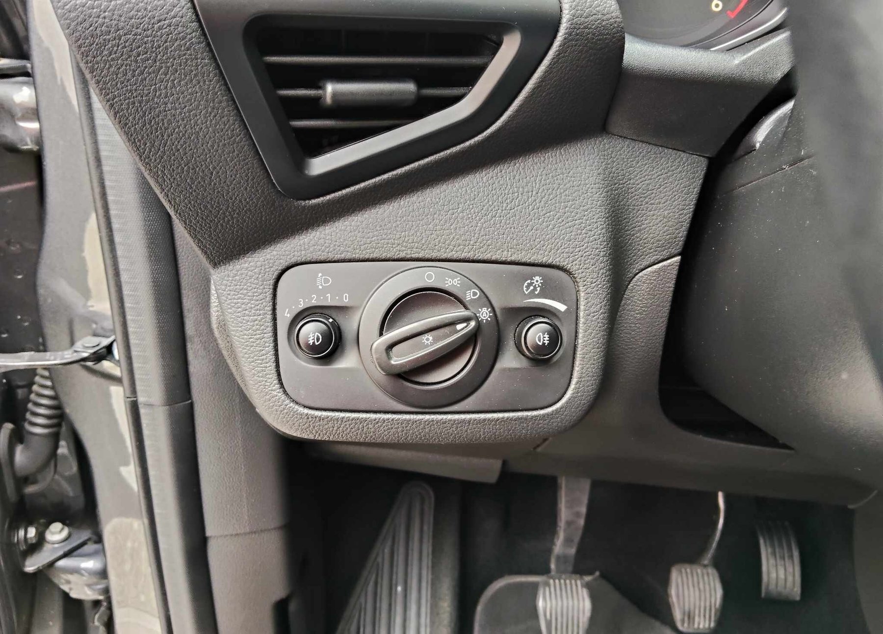 FORD KUGA 2.0 TDCI 4x2 TITANIUM