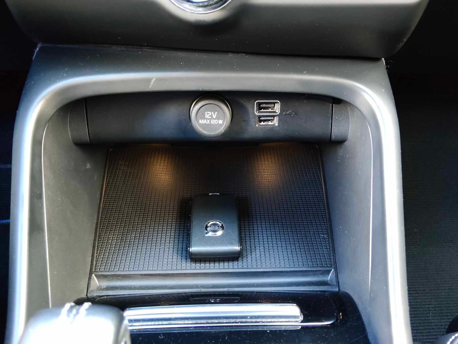 VOLVO XC40 1.5 T5  RECHARGE INSCRIPTION