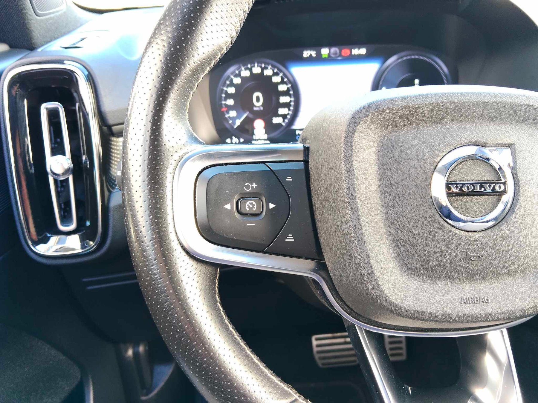 VOLVO XC40 1.5 T5  RECHARGE INSCRIPTION