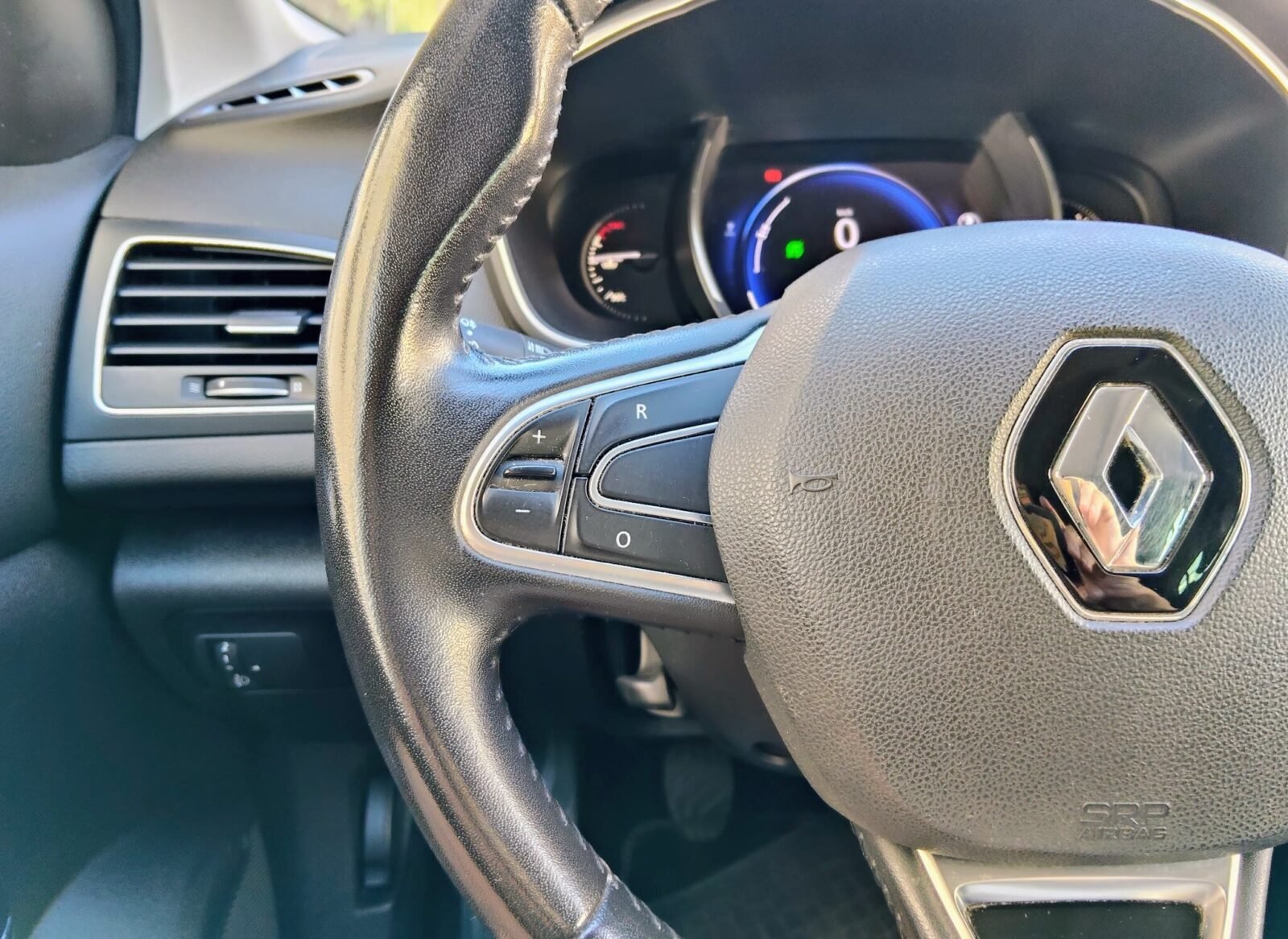 RENAULT Megane TECH ROAD 1.2 TCe