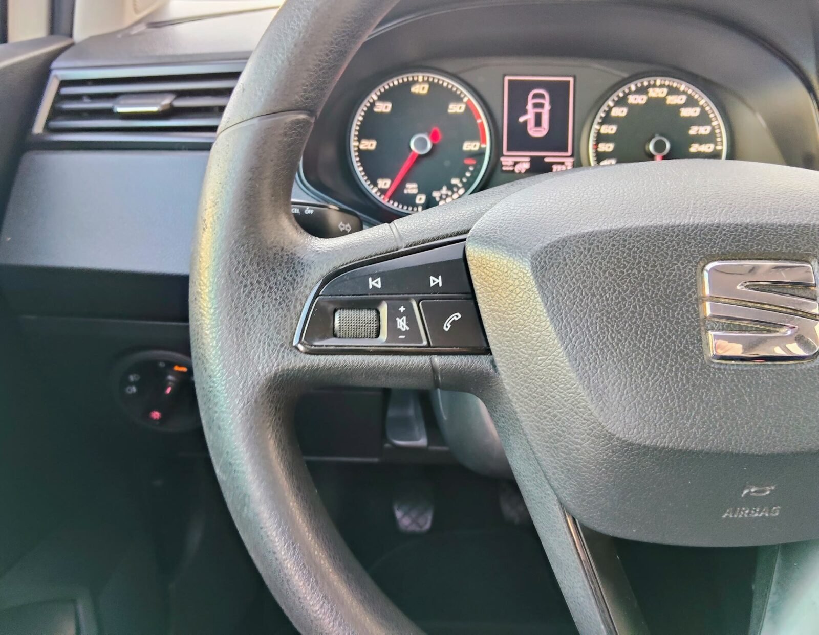 SEAT ARONA 1.6 HDI Reference