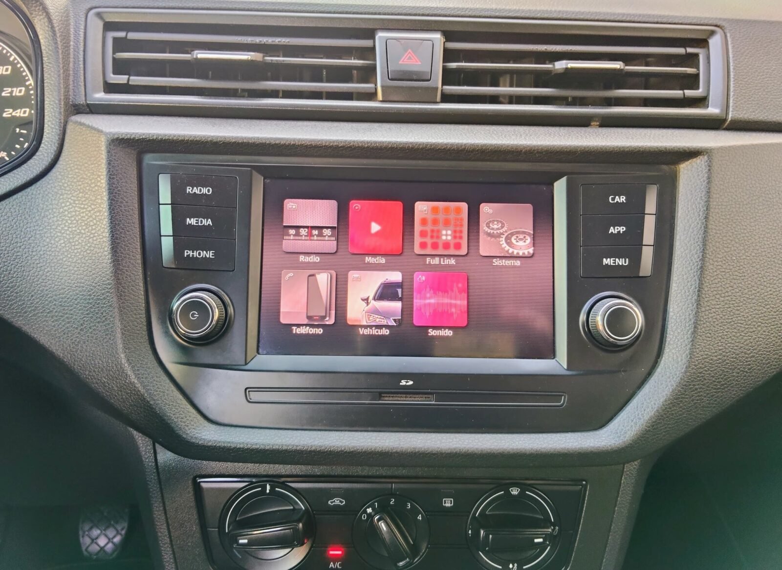 SEAT ARONA 1.6 HDI Reference