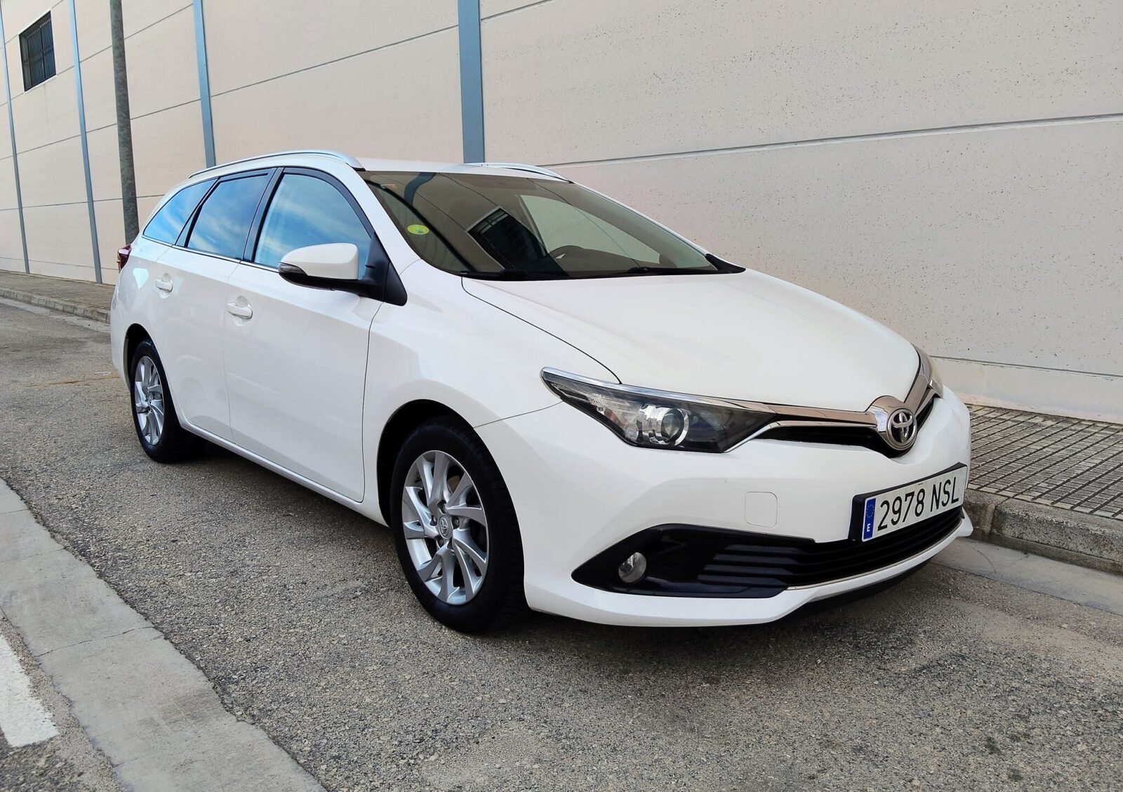 TOYOTA AURIS 1.6d - SPORT TOURER