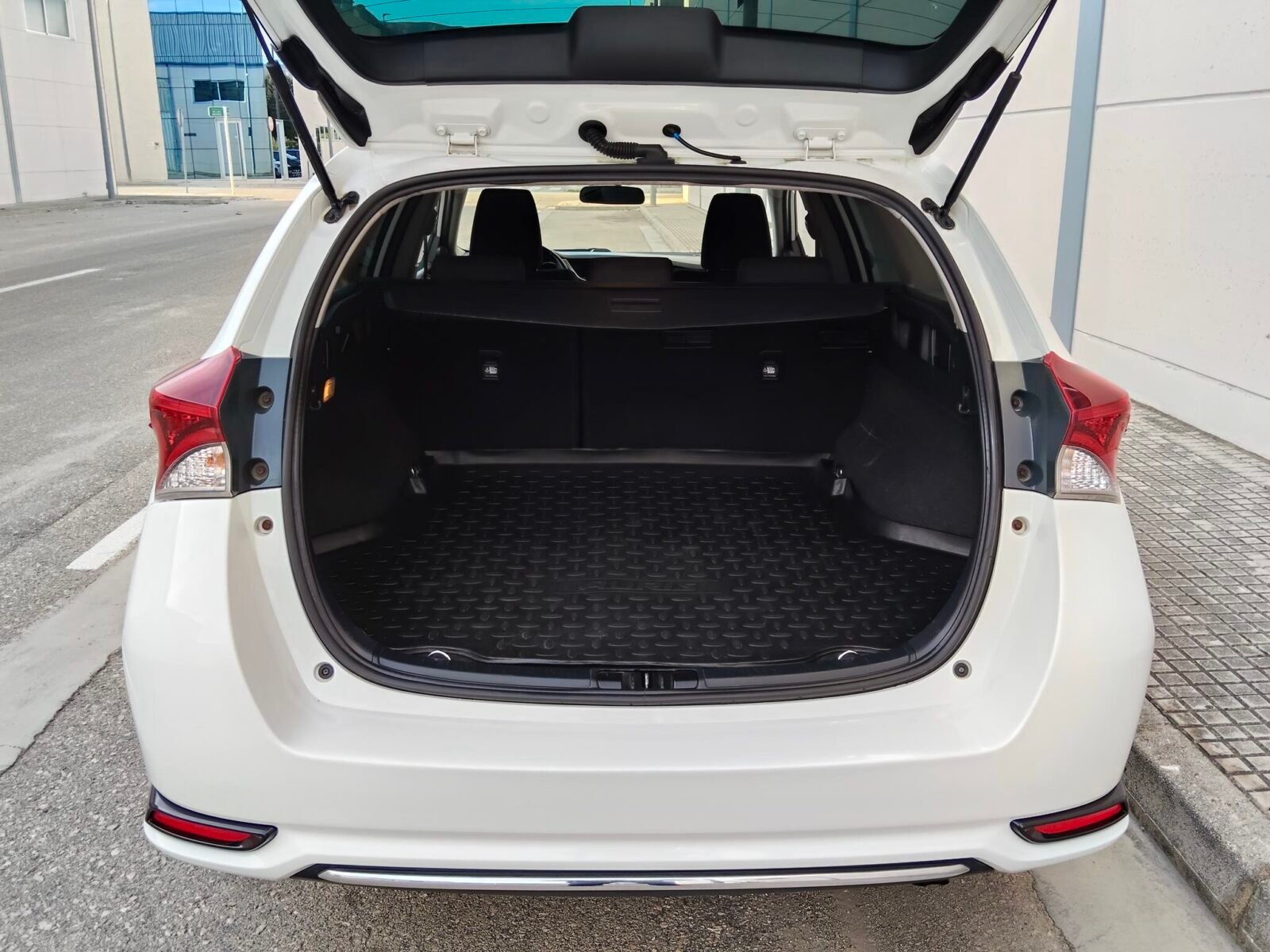 TOYOTA AURIS 1.6d - SPORT TOURER